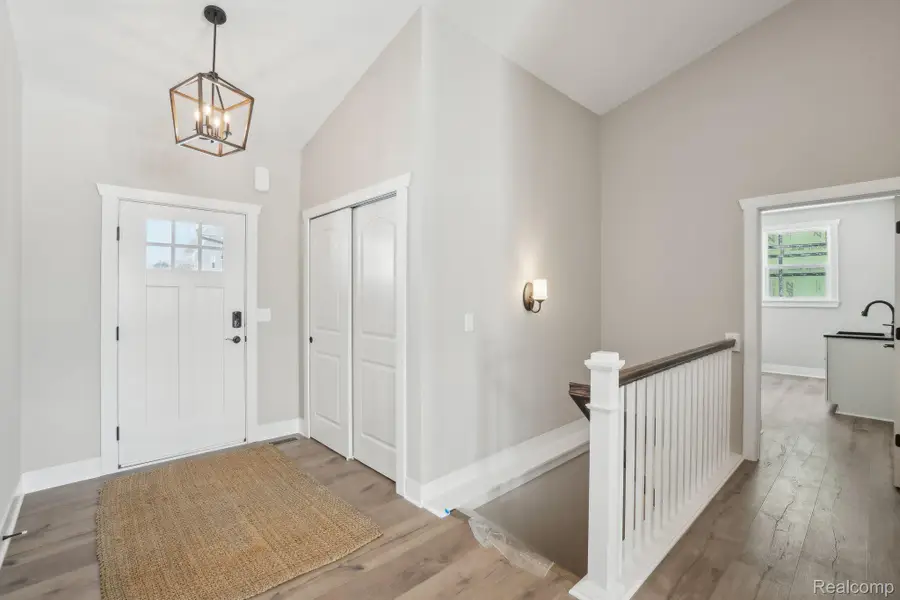 523 Round Rock Dr, Howell, MI 48843 - #3
