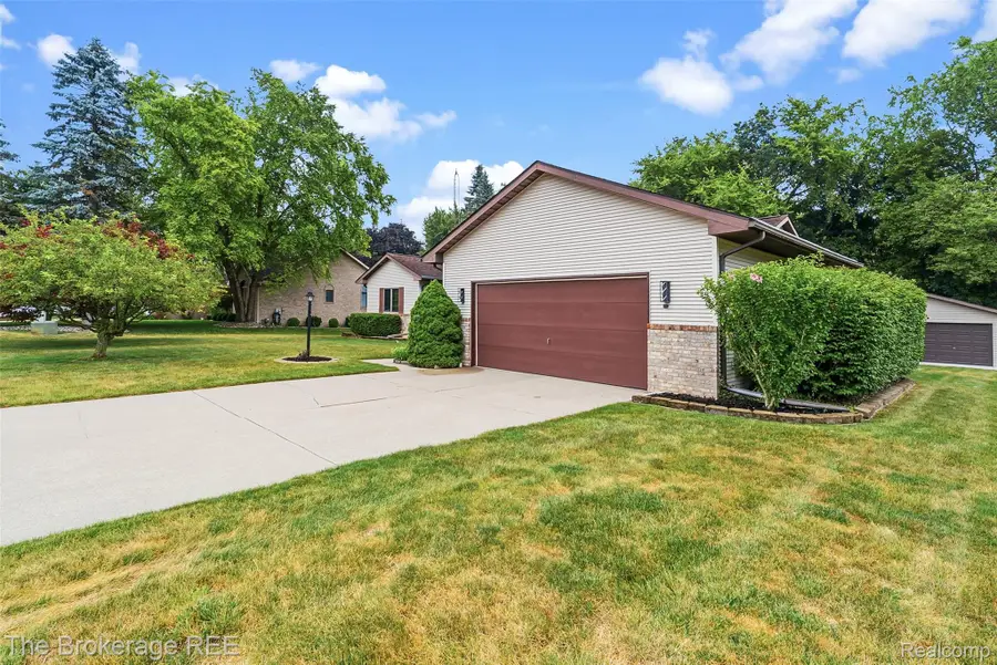 3200 Kings Brook Drive, Flushing, MI 48433 - #3