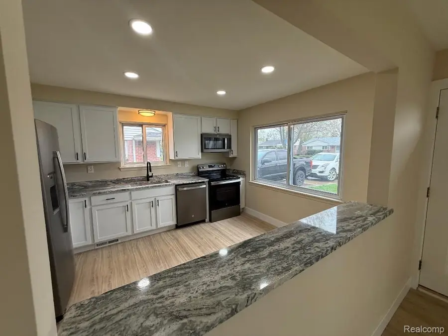 30731 Steinhauer, Westland, MI 48186 - #3