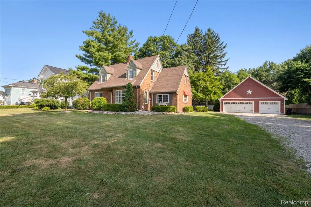 707 E Grand River Avenue, Fowlerville, MI 48836 - #1