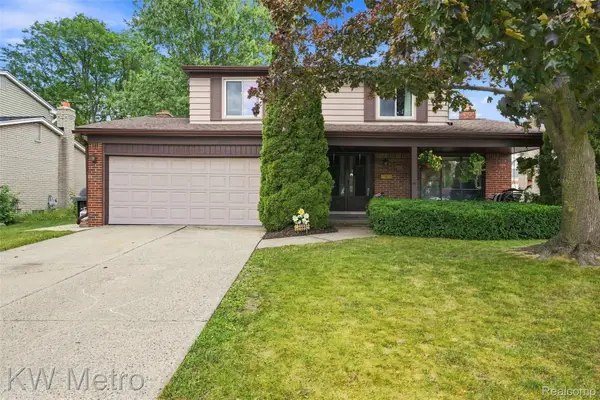 33958 Curcio Drive, SterlingHeights, MI 48310