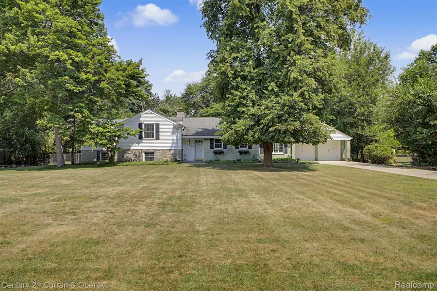 35950 Oakwood Lane, Westland, MI 48186 - #3