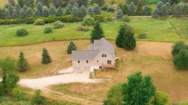 5795 E Centerline Road, SaintJohns, MI 48879