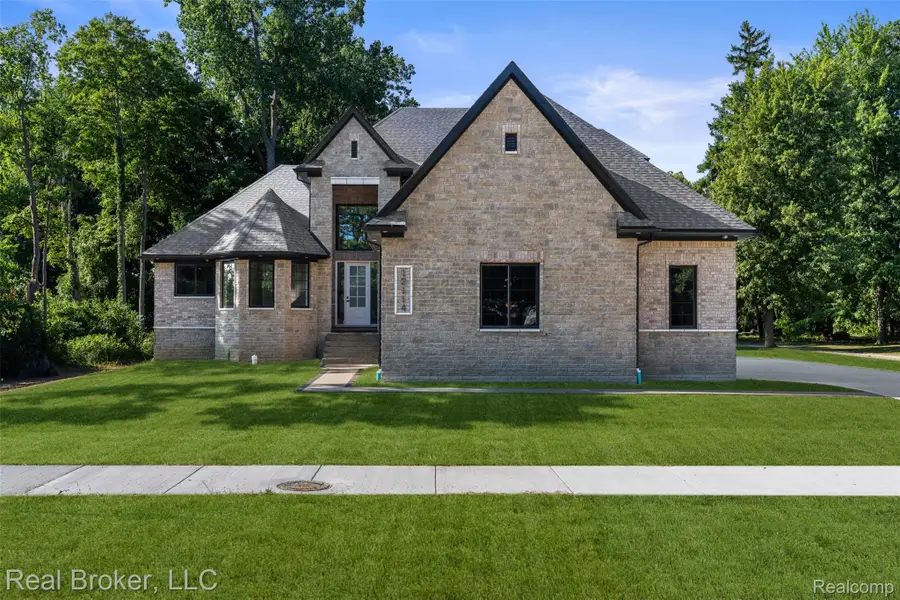 12114 22 Mile Rd, Shelby, MI 48315 - #2