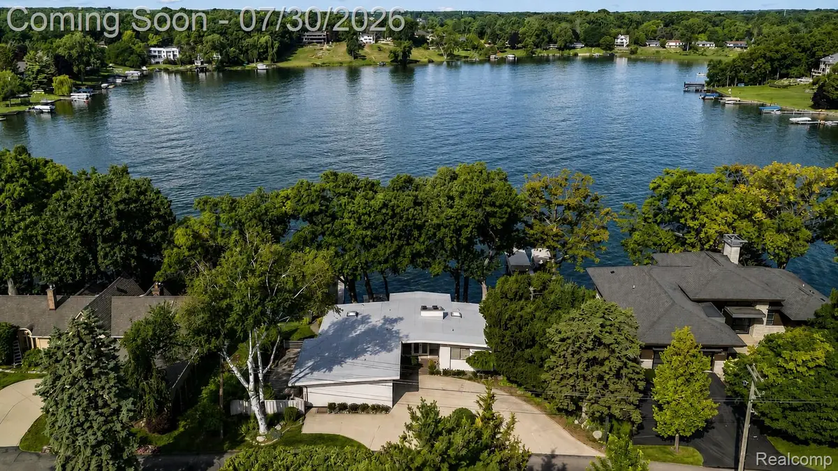 1879 Long Pointe Drive, Bloomfield, MI 48302 - #1