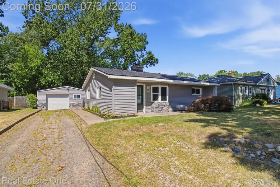 1615 S Commerce Road, Wolverine Lake, MI 48390 - #2