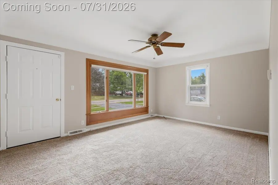 2067 Oakdale Drive, Waterford, MI 48329 - #3