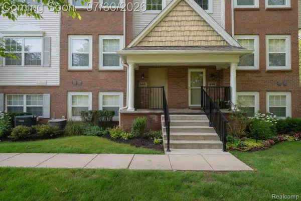 868 Eagle Drive, Fenton, MI 48430