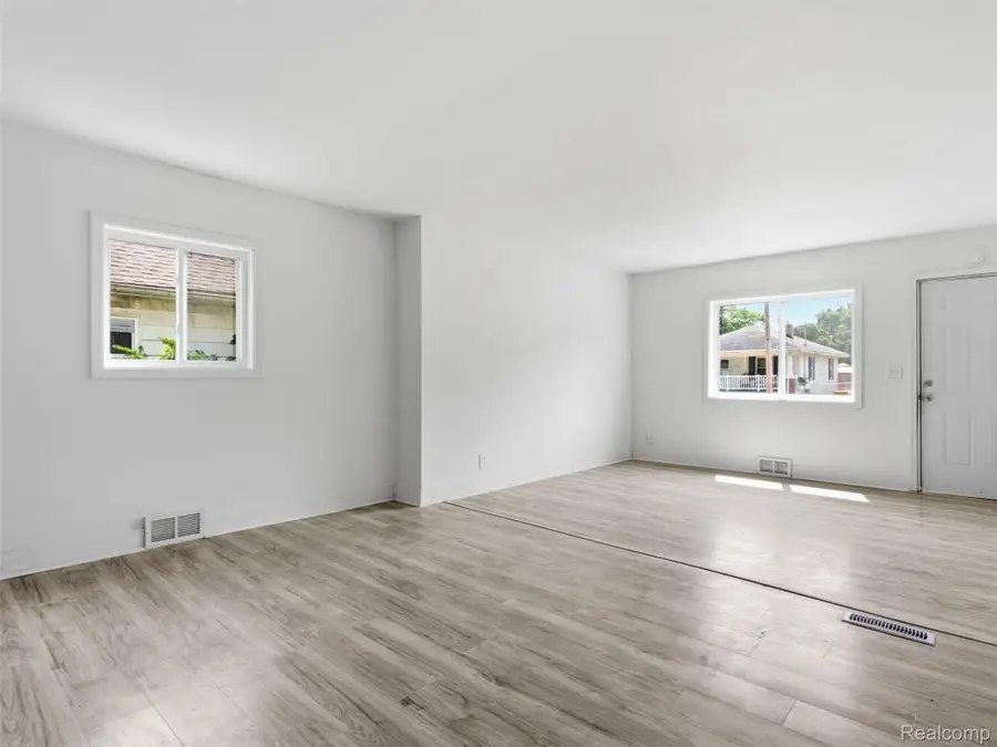 1422 Pettibone Avenue, Flint, MI 48507 - #2
