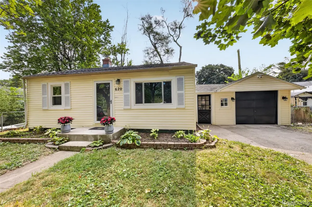 620 Hollis Avenue, Ypsilanti, MI 48198 - #1