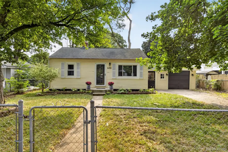 620 Hollis Avenue, Ypsilanti, MI 48198 - #3