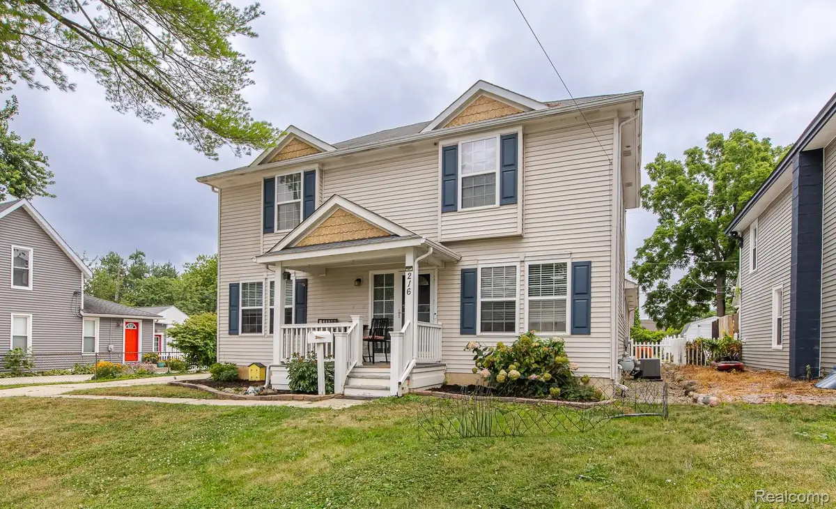 216 W Flint Street, Lake Orion, MI 48362 - #1