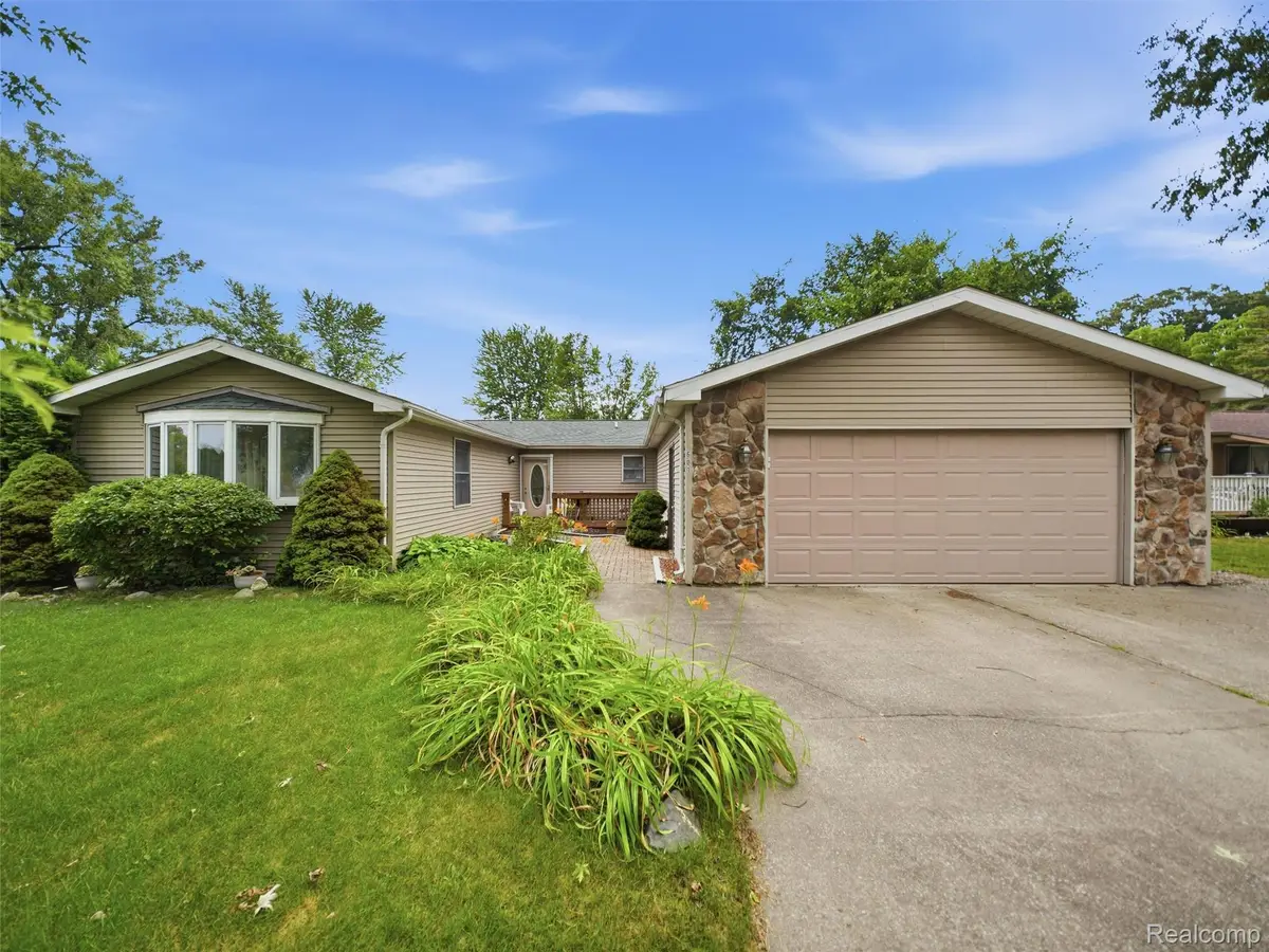 601 Holly Bush Drive, Holly, MI 48442 - #1