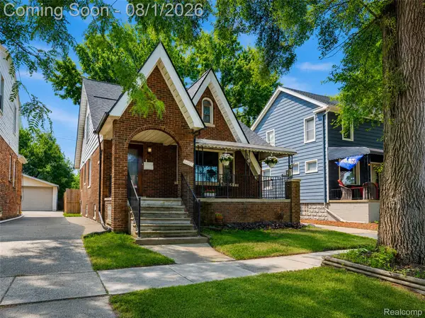 8090 Helen Street, CenterLine, MI 48015