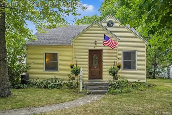 612 S East Street, Fenton, MI 48430