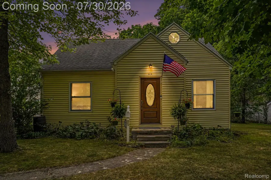 612 S East Street, Fenton, MI 48430 - #2
