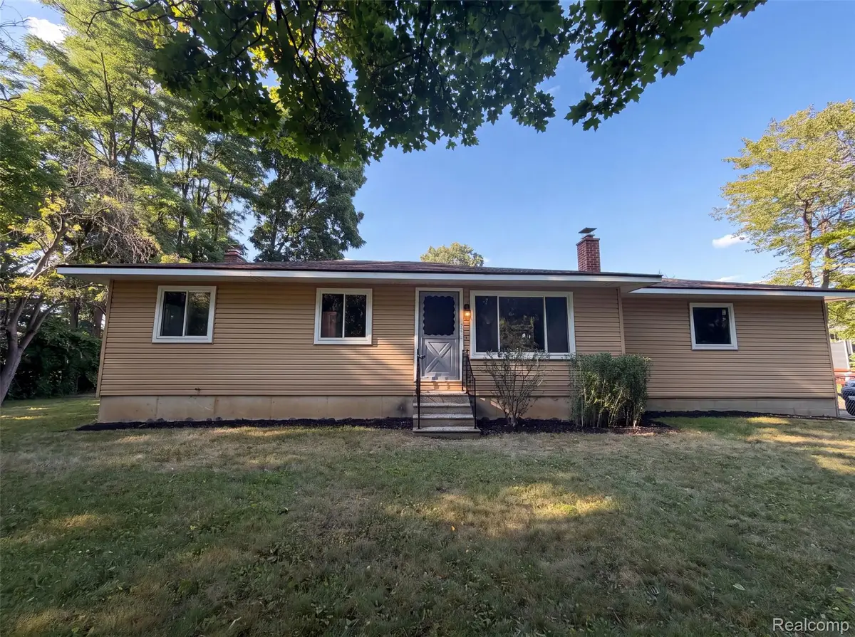 4920 Cass Elizabeth Road, Waterford, MI 48327 - #1