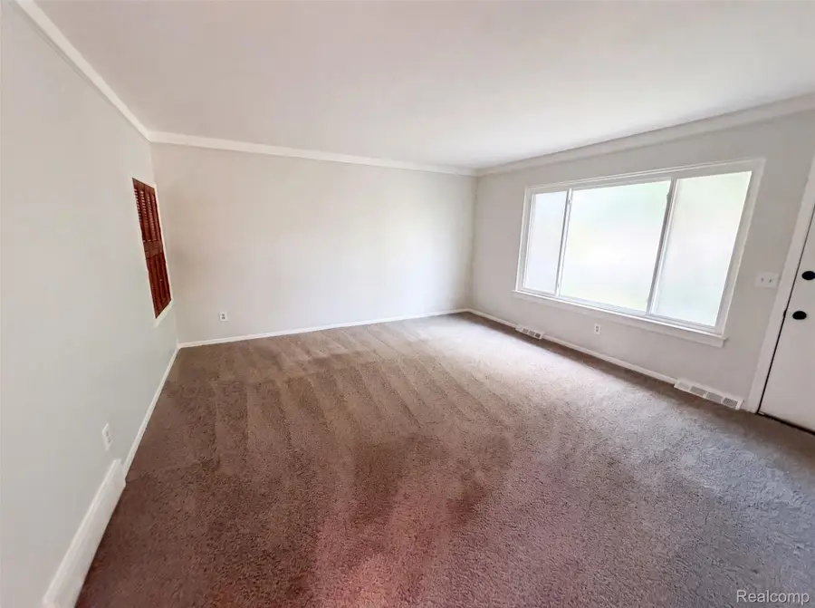 4920 Cass Elizabeth Road, Waterford, MI 48327 - #3