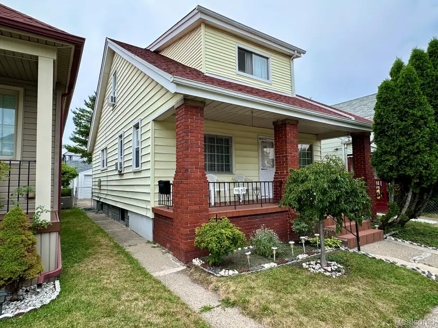 11659 Klinger Street, Hamtramck, MI 48212 - #2