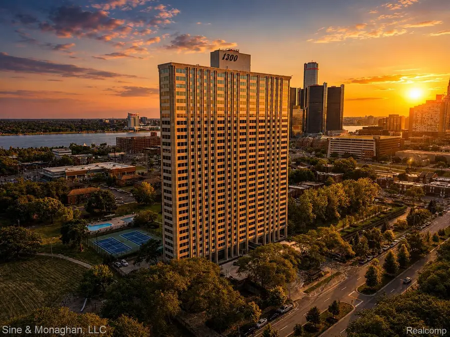 1300 E Lafayette Street #905, Detroit, MI 48207 - #2