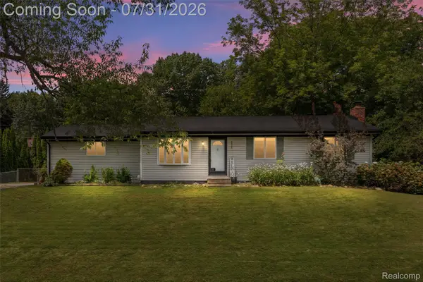 8045 Hillandale Drive, Clarkston, MI 48348