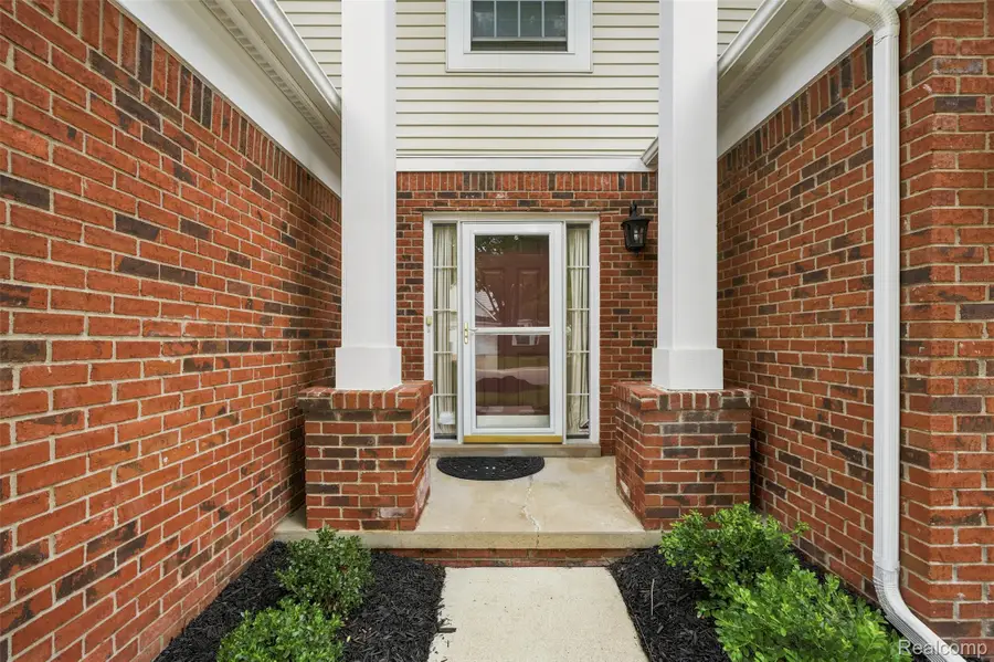 29304 Douglas Drive, Novi, MI 48377 - #2
