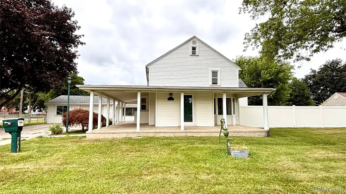 25000 Ann Arbor Trail, Dearborn Heights, MI 48127 - #1