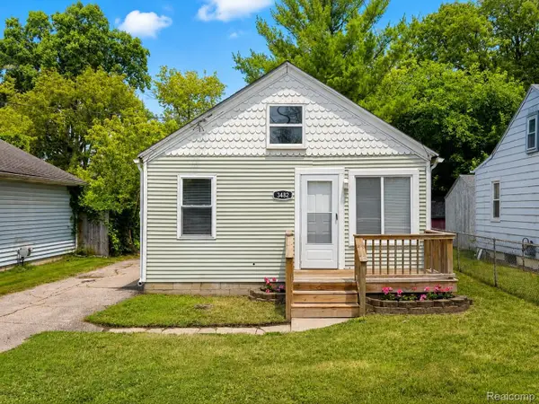 3482 Laurel Avenue, Burton, MI 48529