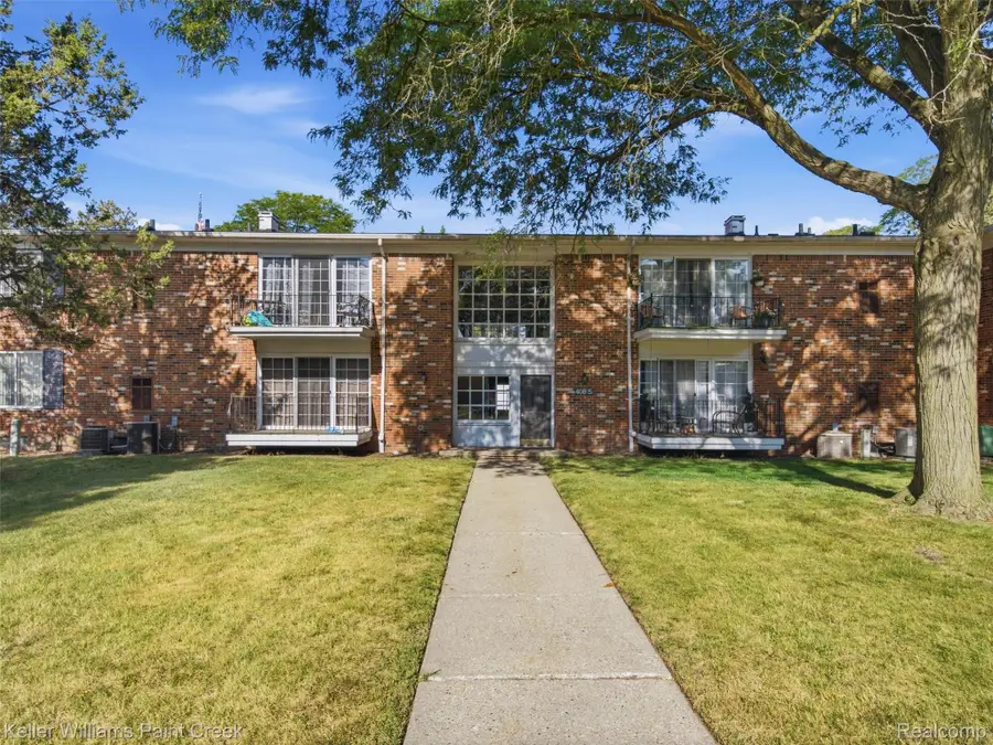 408 Fox Hills Drive S #2, Bloomfield, MI 48304 - #2