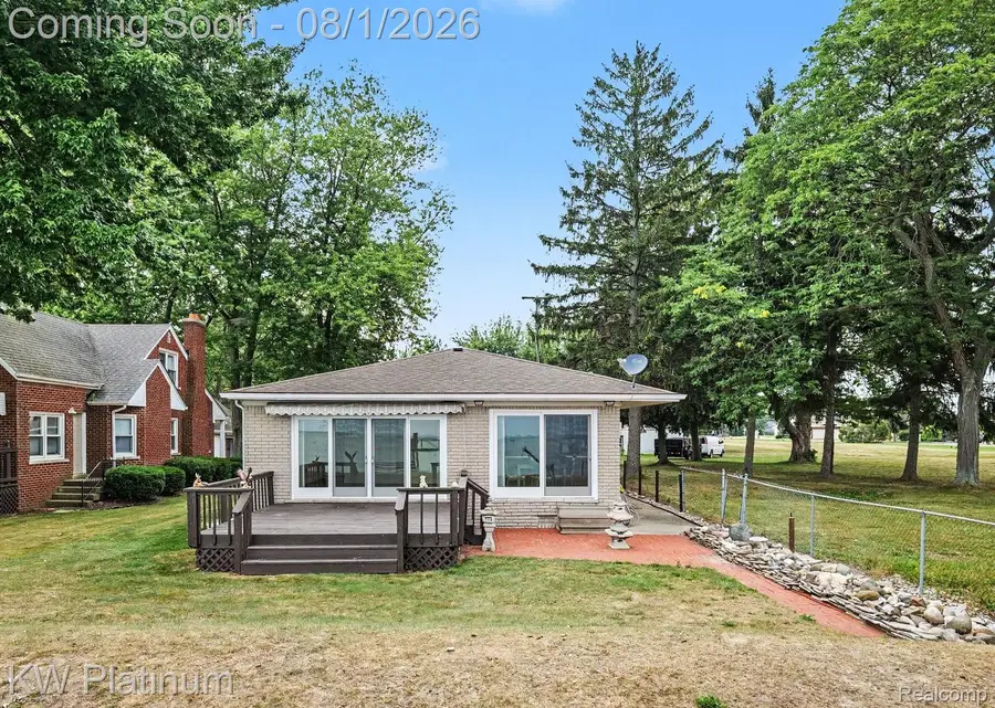 32200 Jefferson Avenue, Saint Clair Shores, MI 48082 - #2