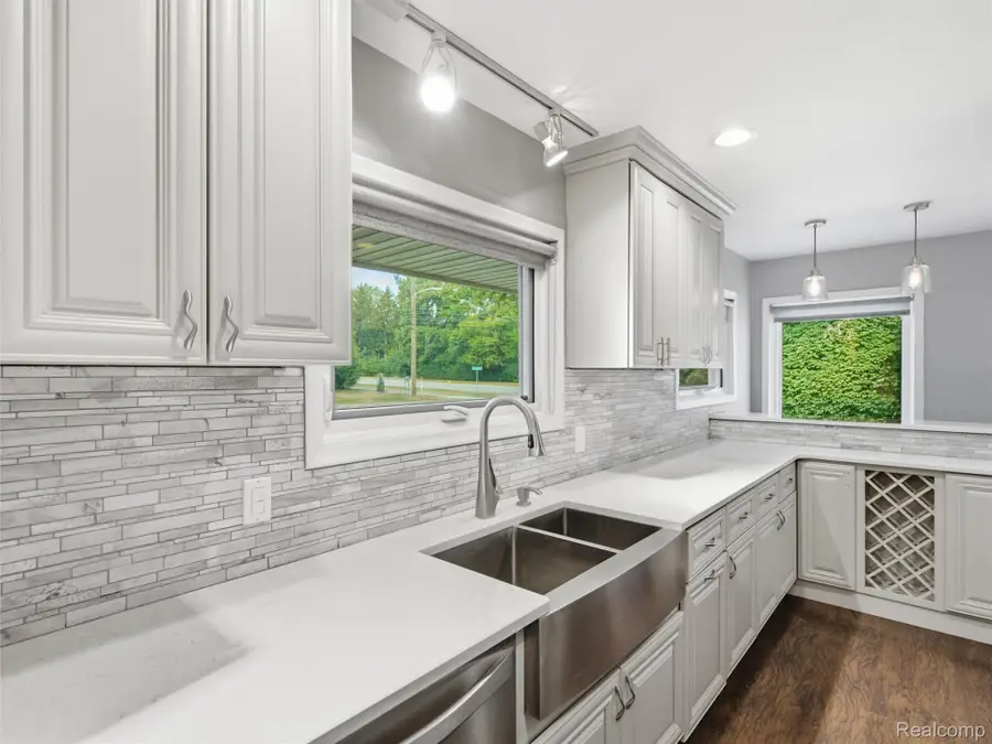 5303 W Briarcliff Knoll Drive, West Bloomfield, MI 48322 - #3