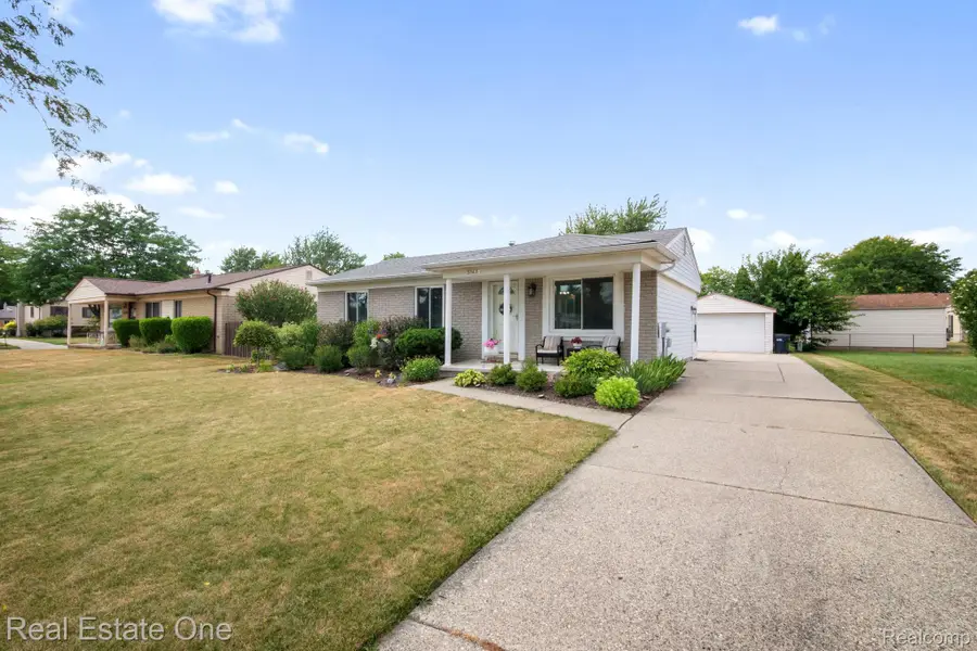 3063 Eunice Drive, Sterling Heights, MI 48310 - #2