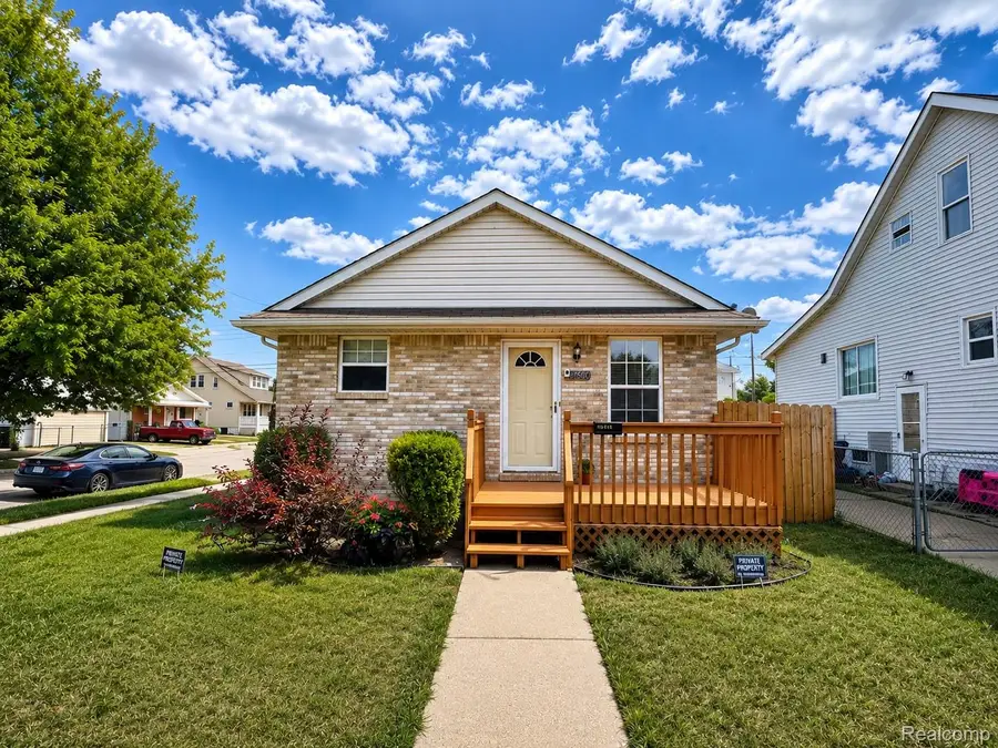 17640 Roseville Boulevard, Roseville, MI 48066 - #2