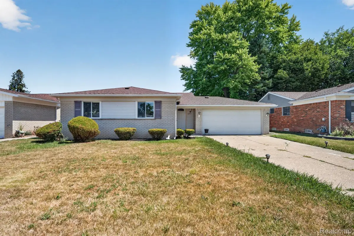 693 Hamlet Road, Auburn Hills, MI 48326 - #1