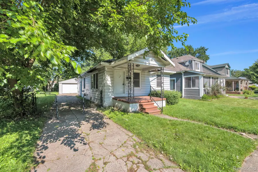 5720 Huron Street, Dearborn Heights, MI 48125 - #3