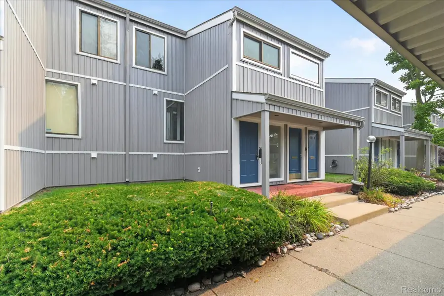9607 Harbour Cove Court, Ypsilanti, MI 48197 - #2
