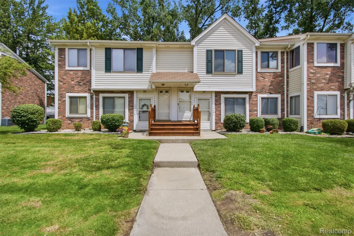 17447 Utica Oaks Lane, Roseville, MI 48066 - #1