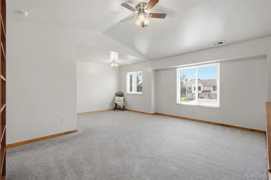17447 Utica Oaks Lane, Roseville, MI 48066 - #3