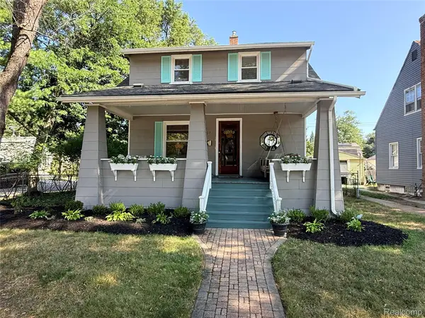 232 W Houstonia Avenue, RoyalOak, MI 48073
