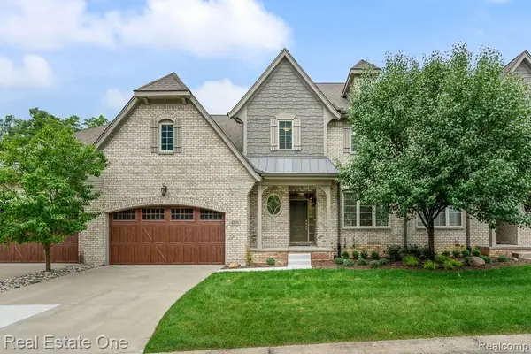 4176 Oak Arbor Court, Rochester, MI 48306
