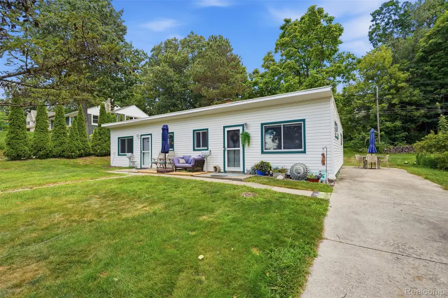 610 East Street, Milford, MI 48381 - #2