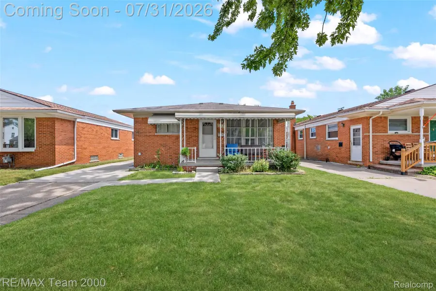 7050 Berwyn Street, Dearborn Heights, MI 48127 - #2
