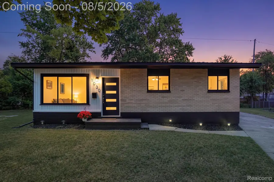 1030 Mckeighan Avenue, Flint, MI 48507 - #2