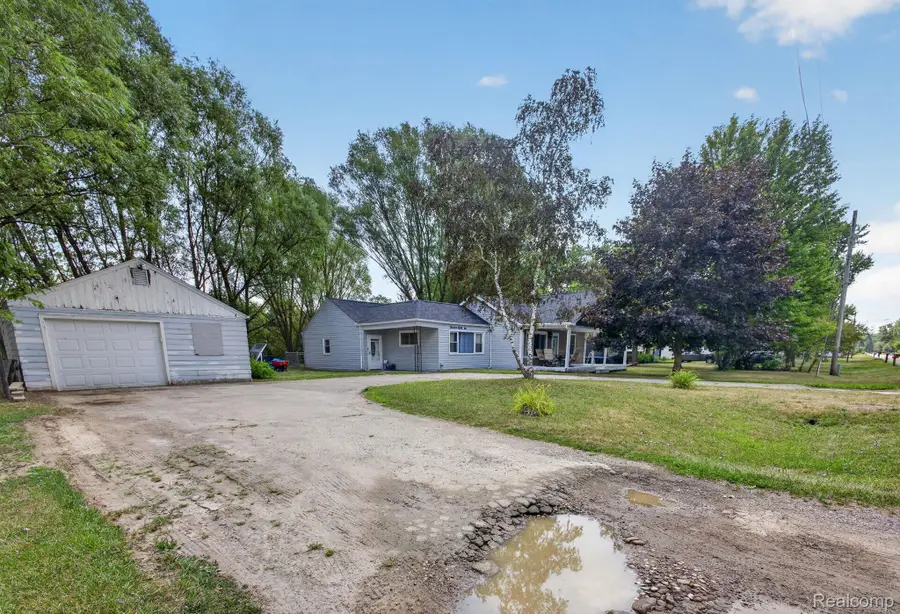1486 Ives Avenue, Burton, MI 48509 - #2
