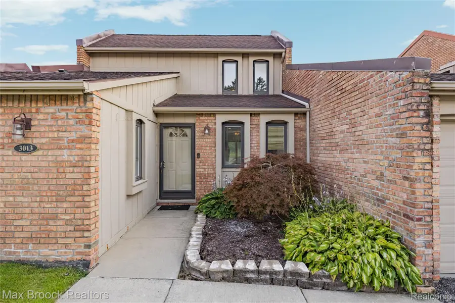 3013 Moon Lake Drive, West Bloomfield, MI 48323 - #3