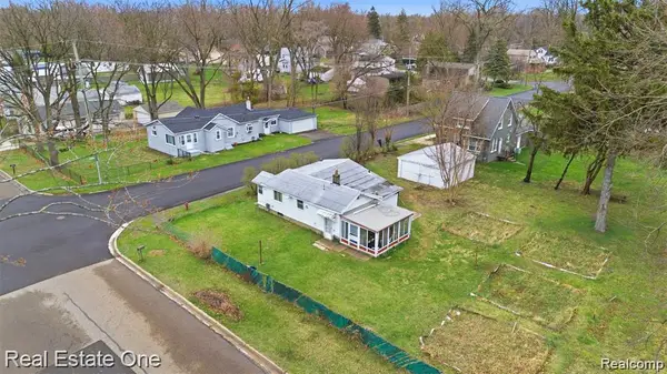 18318 Deering Street, Livonia, MI 48152