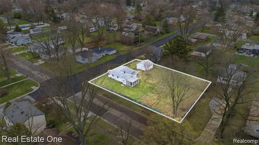 18318 Deering Street, Livonia, MI 48152 - #3