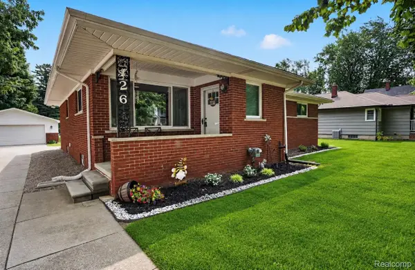 426 N Main Street, Almont, MI 48003