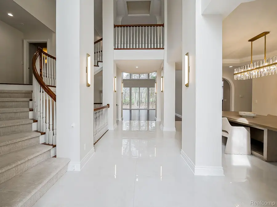3586 Walnut Brook Drive, Rochester Hills, MI 48309 - #2