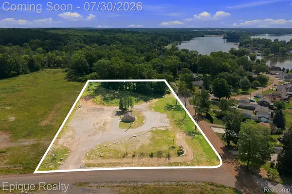 2790 Park Ridge Road, WhiteLake, MI 48386